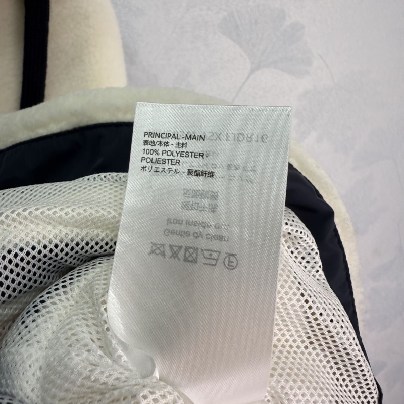 l0vis Vvtt0n outwear